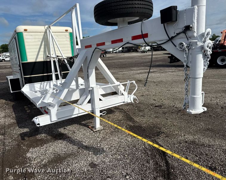 image for item EQ1454 1992 Kiefer enclosed cargo trailer