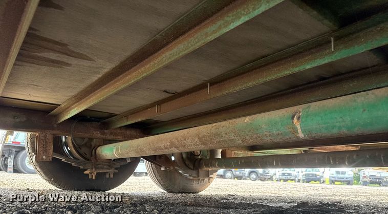 image for item EQ1454 1992 Kiefer enclosed cargo trailer