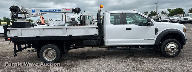 image for item EQ1457 2018 Ford F550 SuperCab flatbed truck