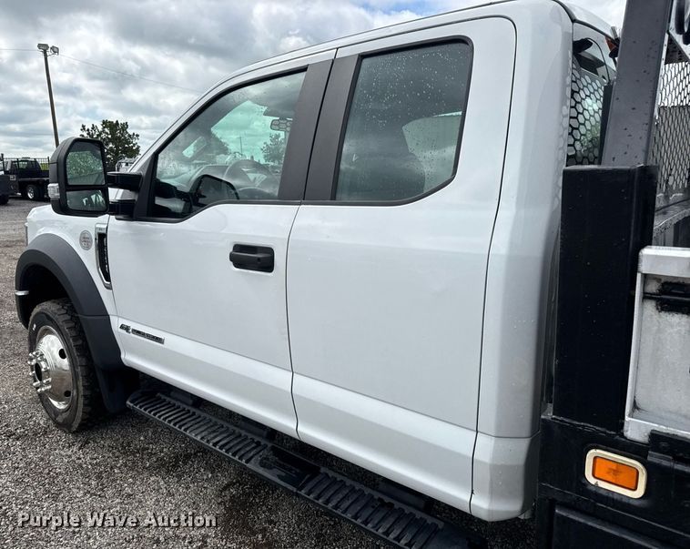 image for item EQ1457 2018 Ford F550 SuperCab flatbed truck