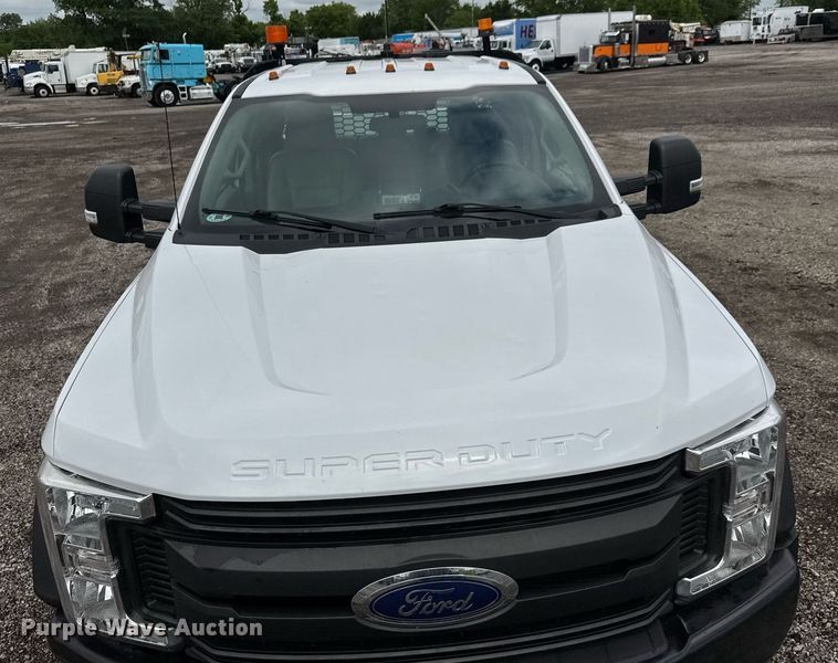 image for item EQ1457 2018 Ford F550 SuperCab flatbed truck