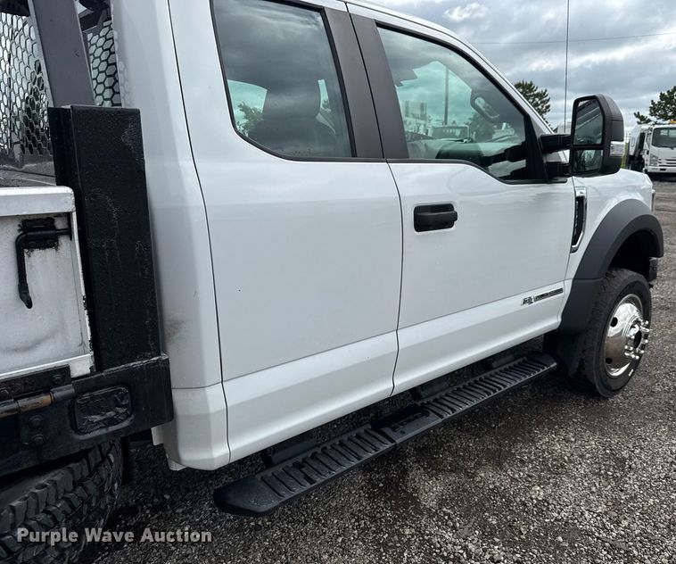 image for item EQ1457 2018 Ford F550 SuperCab flatbed truck
