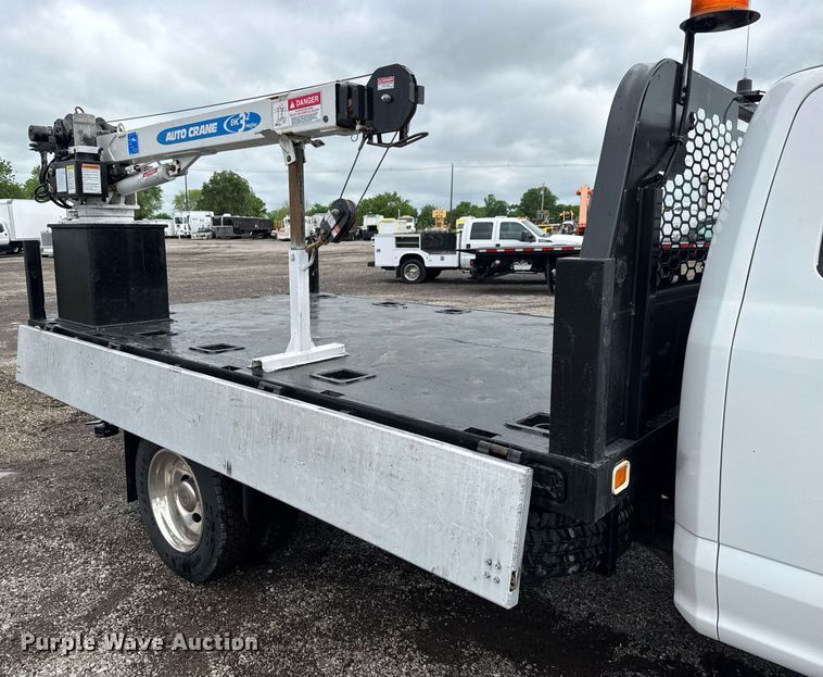 image for item EQ1457 2018 Ford F550 SuperCab flatbed truck