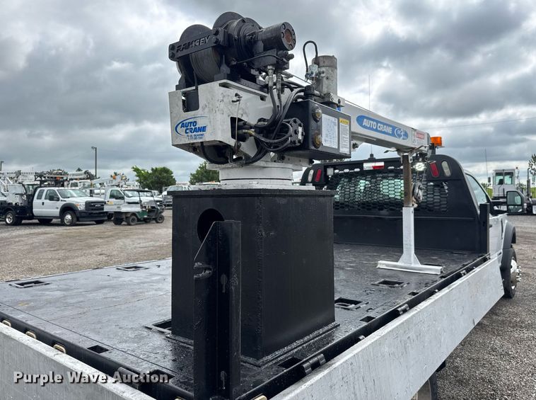 image for item EQ1457 2018 Ford F550 SuperCab flatbed truck