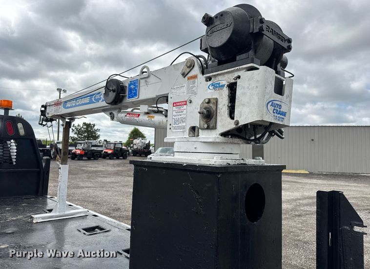 image for item EQ1457 2018 Ford F550 SuperCab flatbed truck