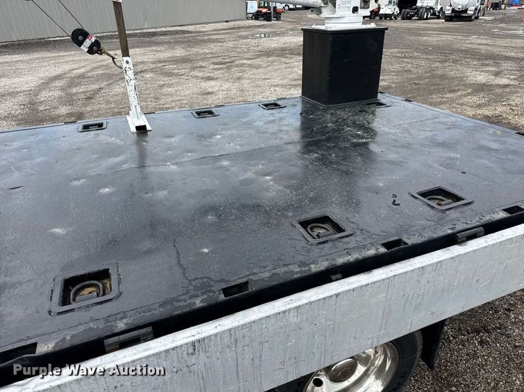 image for item EQ1457 2018 Ford F550 SuperCab flatbed truck