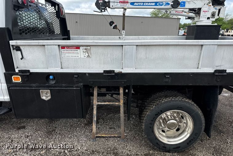 image for item EQ1457 2018 Ford F550 SuperCab flatbed truck