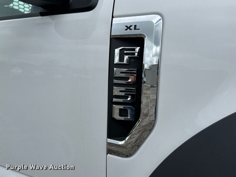 image for item EQ1457 2018 Ford F550 SuperCab flatbed truck