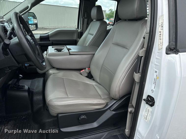 image for item EQ1457 2018 Ford F550 SuperCab flatbed truck