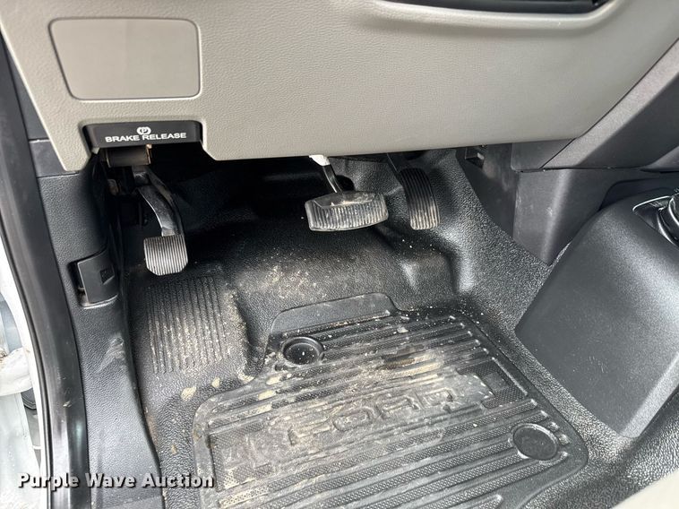 image for item EQ1457 2018 Ford F550 SuperCab flatbed truck