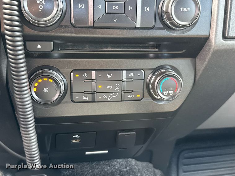 image for item EQ1457 2018 Ford F550 SuperCab flatbed truck