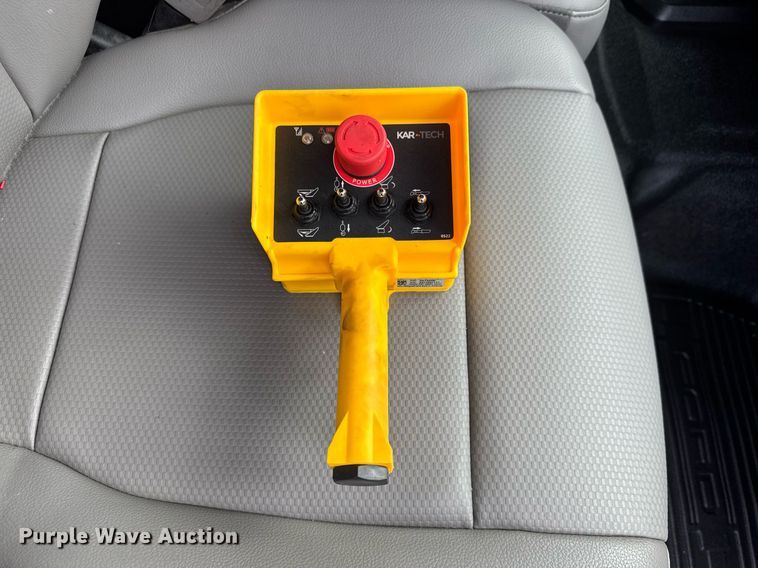 image for item EQ1457 2018 Ford F550 SuperCab flatbed truck