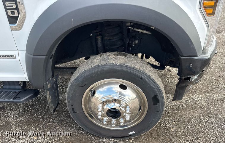 image for item EQ1457 2018 Ford F550 SuperCab flatbed truck