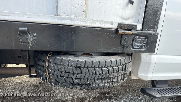 image for item EQ1457 2018 Ford F550 SuperCab flatbed truck