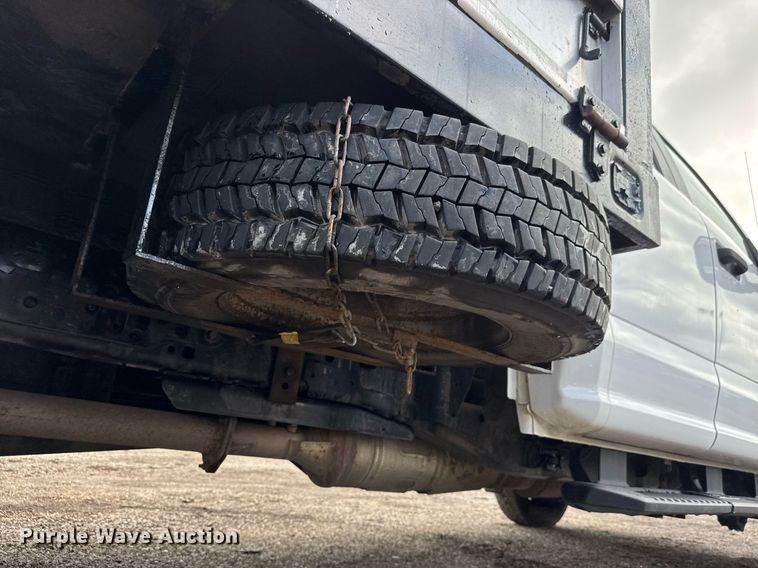 image for item EQ1457 2018 Ford F550 SuperCab flatbed truck