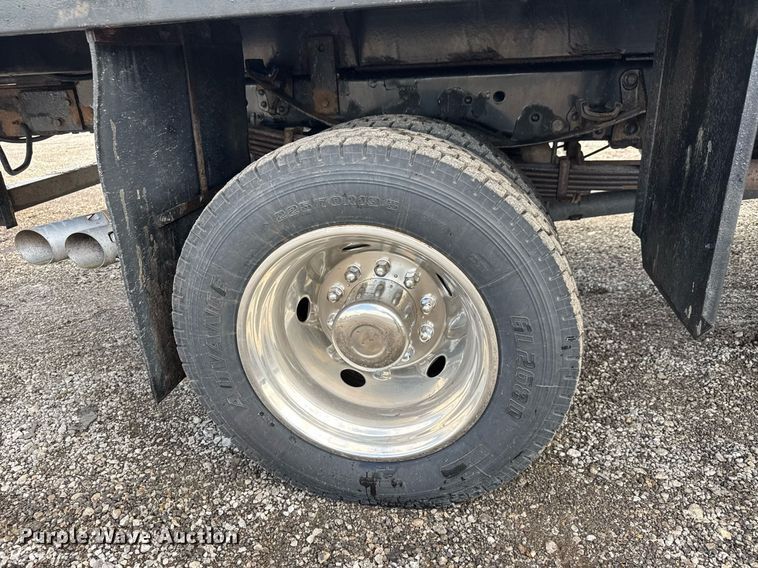 image for item EQ1457 2018 Ford F550 SuperCab flatbed truck