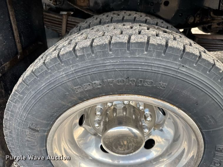 image for item EQ1457 2018 Ford F550 SuperCab flatbed truck