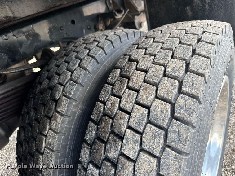 image for item EQ1457 2018 Ford F550 SuperCab flatbed truck