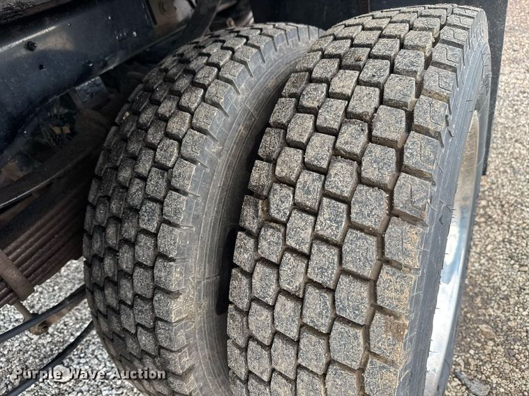 image for item EQ1457 2018 Ford F550 SuperCab flatbed truck