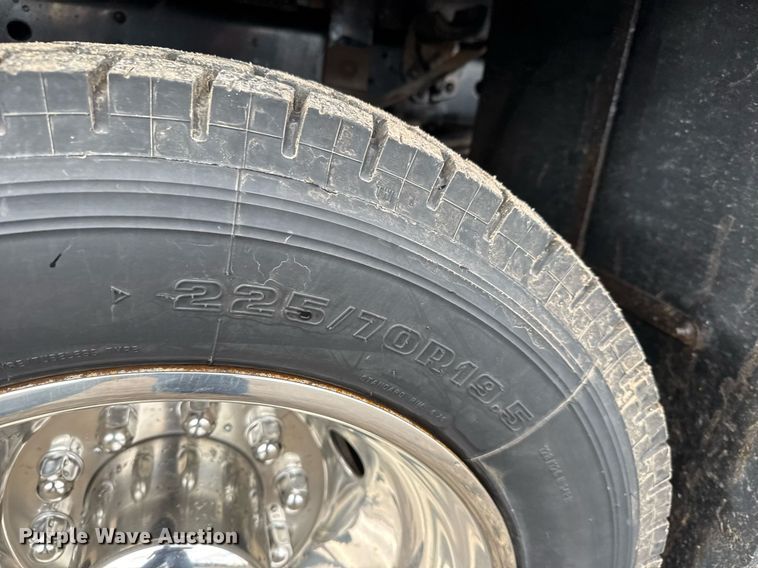 image for item EQ1457 2018 Ford F550 SuperCab flatbed truck