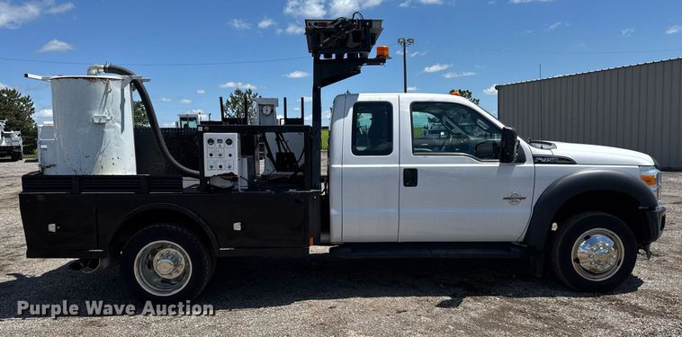 image for item EQ1463 2015 Ford F450 Super Duty SuperCab flatbed truck
