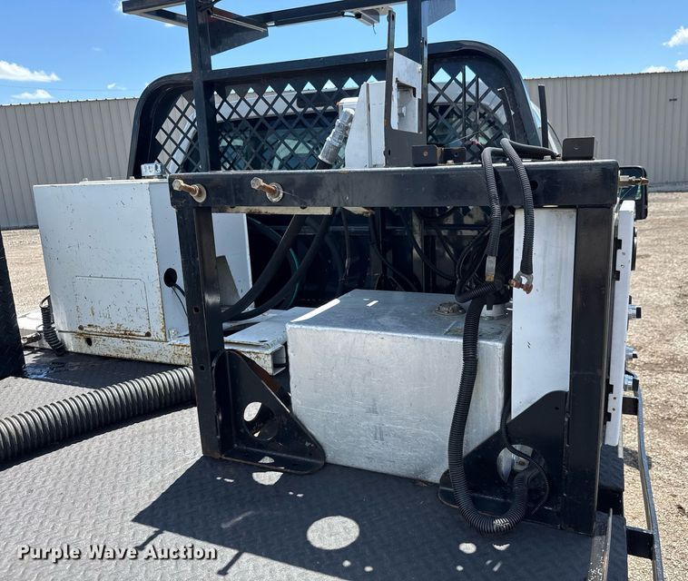 image for item EQ1463 2015 Ford F450 Super Duty SuperCab flatbed truck