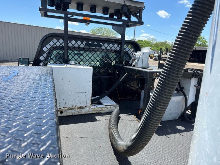 image for item EQ1463 2015 Ford F450 Super Duty SuperCab flatbed truck