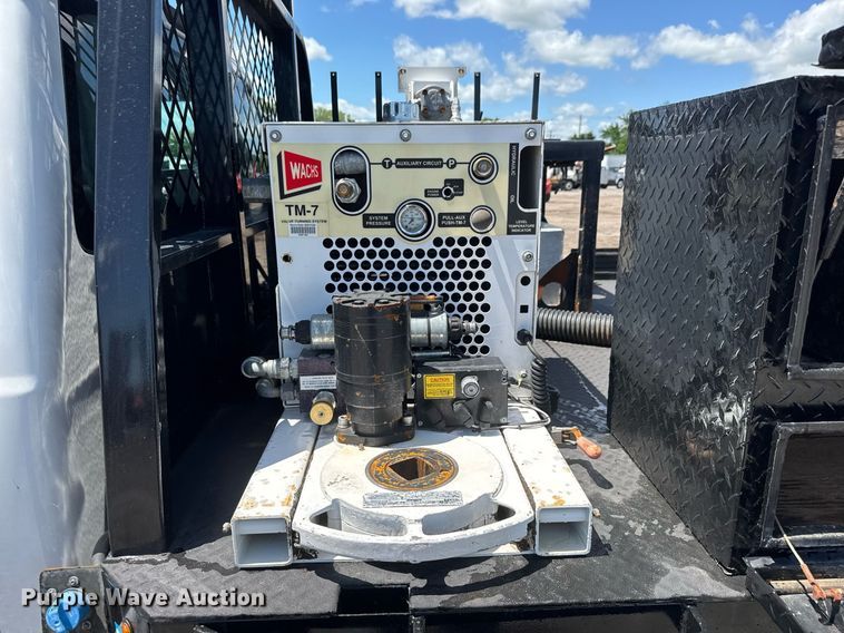 image for item EQ1463 2015 Ford F450 Super Duty SuperCab flatbed truck