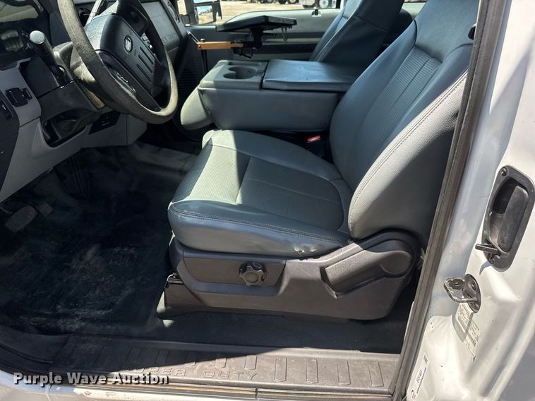 image for item EQ1463 2015 Ford F450 Super Duty SuperCab flatbed truck