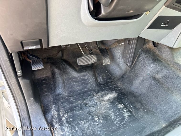 image for item EQ1463 2015 Ford F450 Super Duty SuperCab flatbed truck