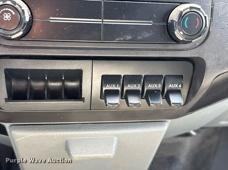 image for item EQ1463 2015 Ford F450 Super Duty SuperCab flatbed truck