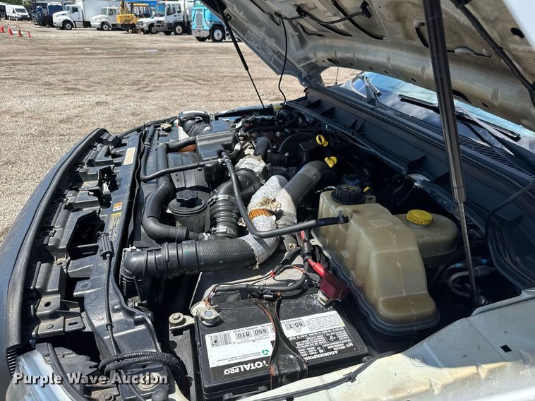 image for item EQ1463 2015 Ford F450 Super Duty SuperCab flatbed truck