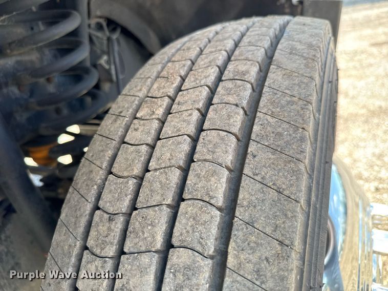 image for item EQ1463 2015 Ford F450 Super Duty SuperCab flatbed truck