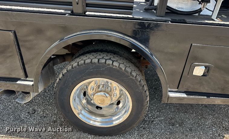 image for item EQ1463 2015 Ford F450 Super Duty SuperCab flatbed truck