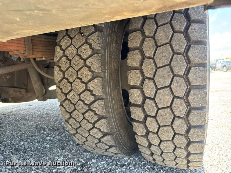 image for item EQ1463 2015 Ford F450 Super Duty SuperCab flatbed truck