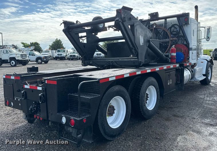 image for item EQ1473 2012 Peterbilt 367 reel truck