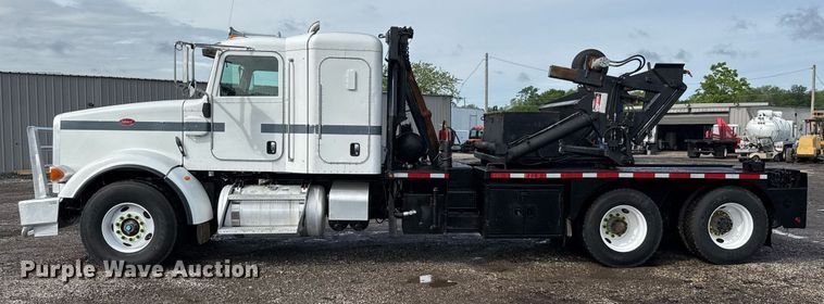 image for item EQ1473 2012 Peterbilt 367 reel truck