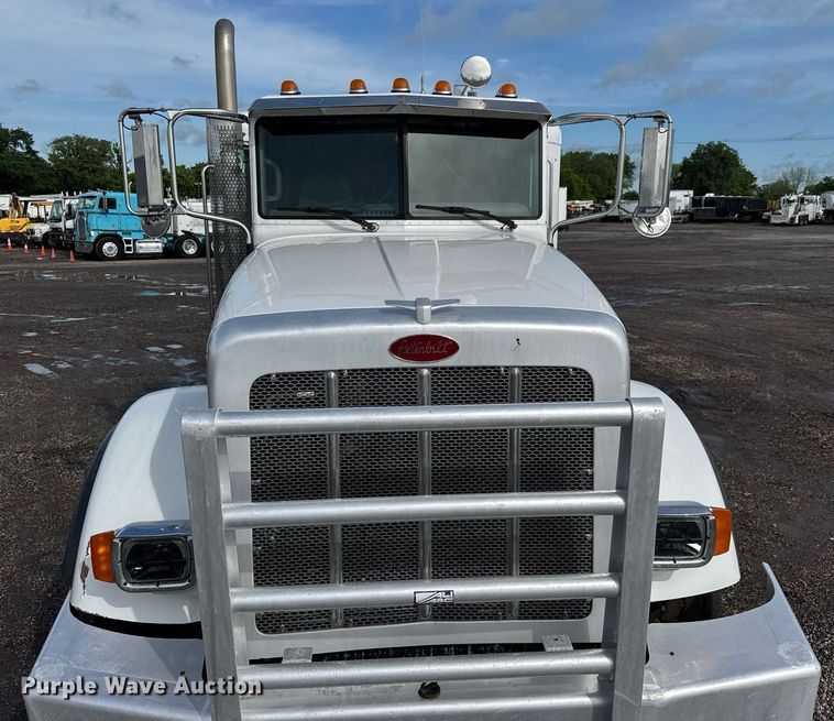 image for item EQ1473 2012 Peterbilt 367 reel truck