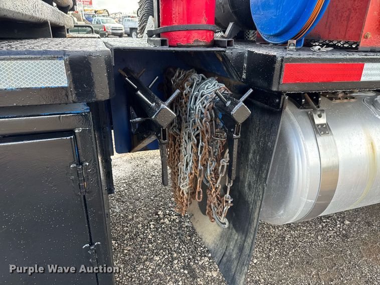 image for item EQ1473 2012 Peterbilt 367 reel truck