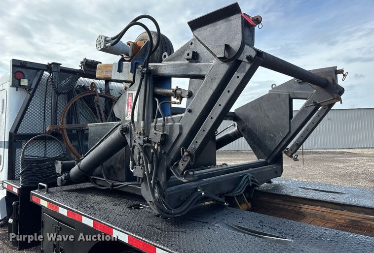 image for item EQ1473 2012 Peterbilt 367 reel truck