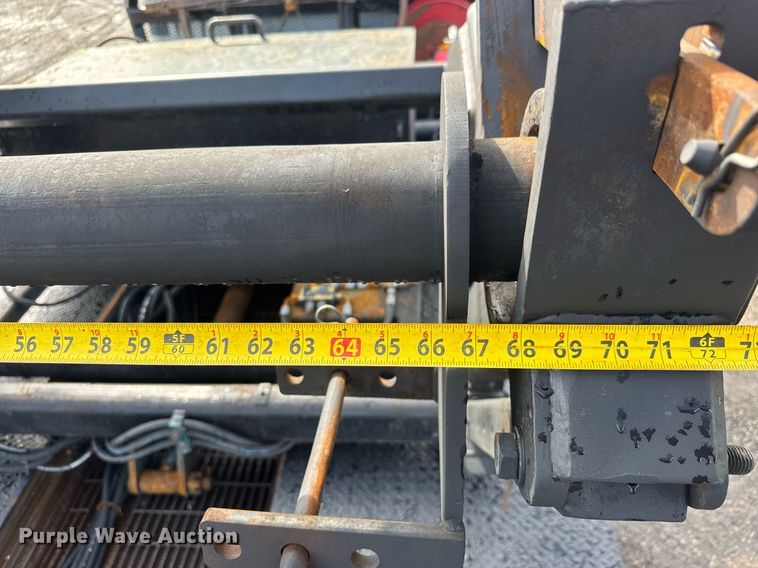 image for item EQ1473 2012 Peterbilt 367 reel truck