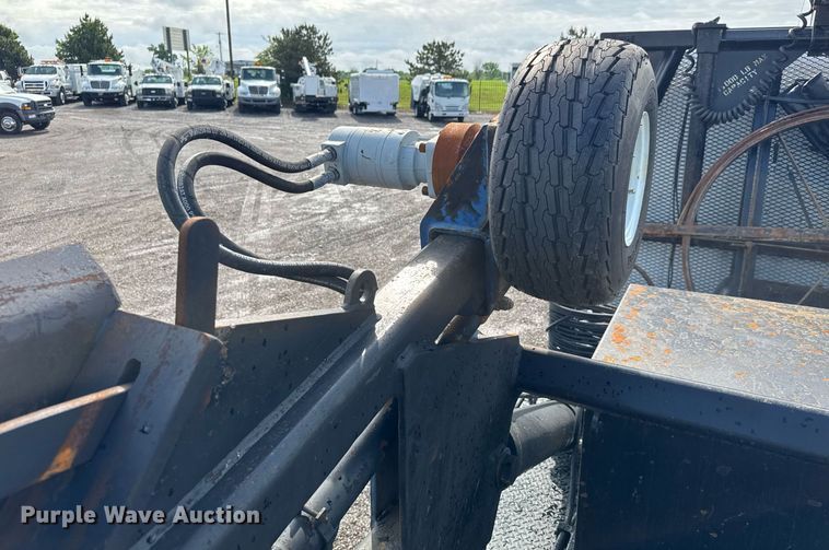 image for item EQ1473 2012 Peterbilt 367 reel truck