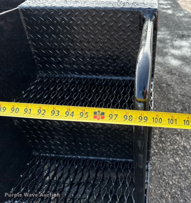 image for item EQ1473 2012 Peterbilt 367 reel truck