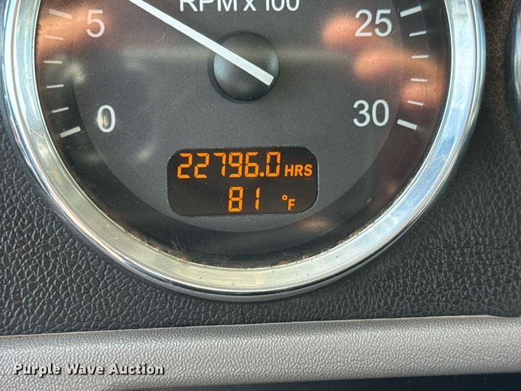 image for item EQ1473 2012 Peterbilt 367 reel truck