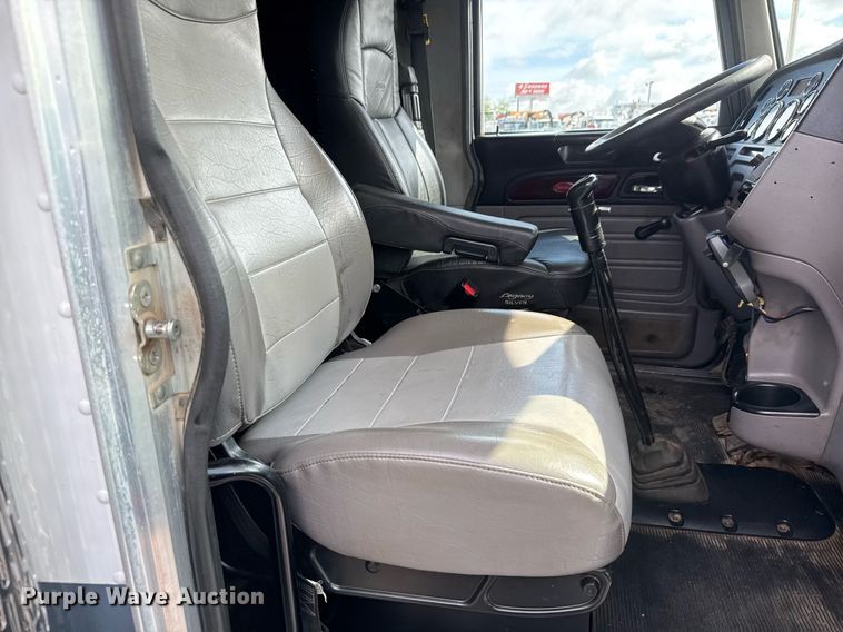 image for item EQ1473 2012 Peterbilt 367 reel truck