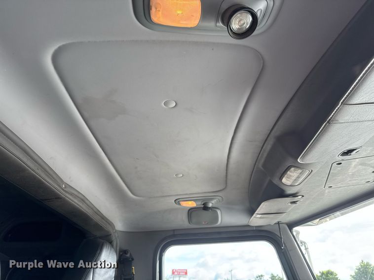 image for item EQ1473 2012 Peterbilt 367 reel truck