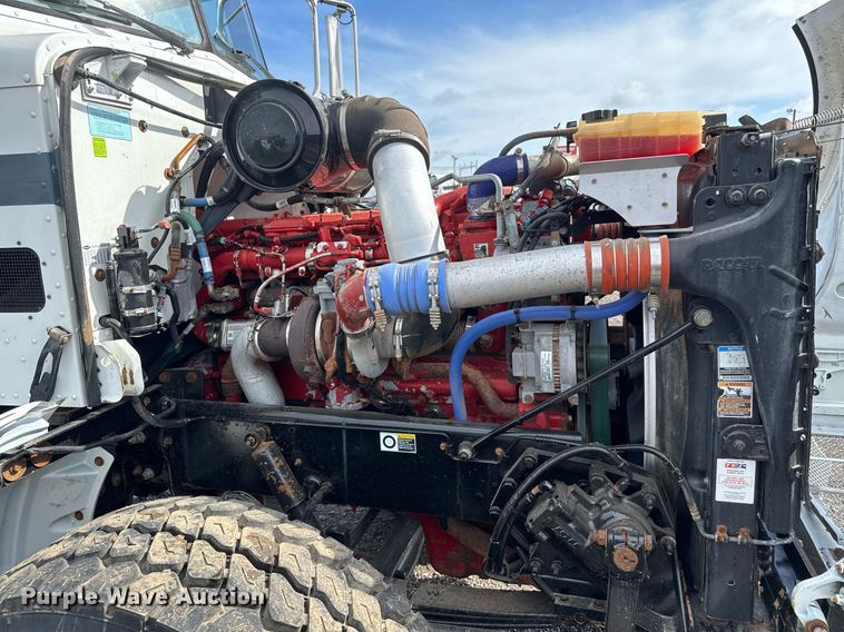 image for item EQ1473 2012 Peterbilt 367 reel truck