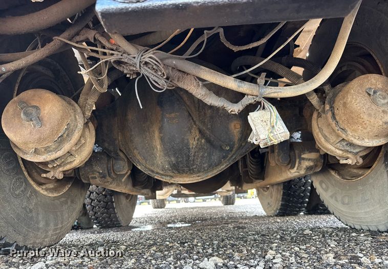 image for item EQ1473 2012 Peterbilt 367 reel truck