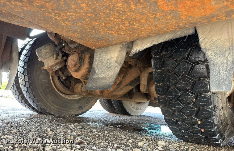 image for item EQ1473 2012 Peterbilt 367 reel truck