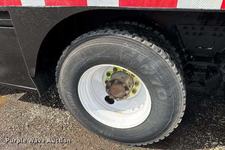 image for item EQ1473 2012 Peterbilt 367 reel truck